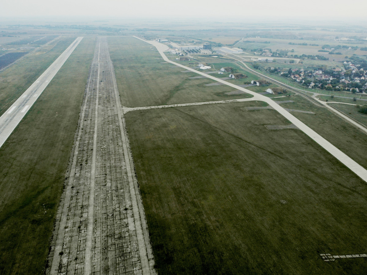 Debreceni repülőtér kifutópálya